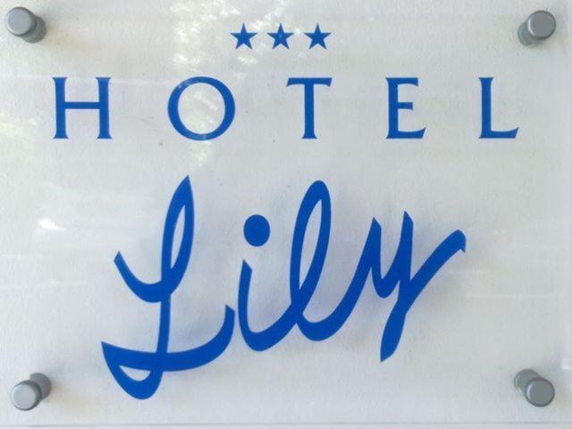 Lily Bibione