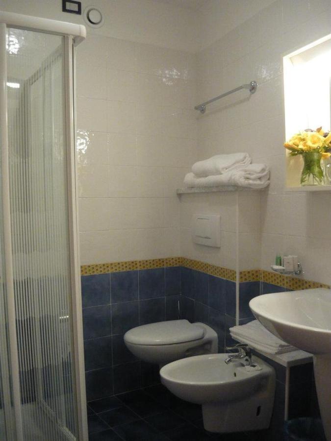 Lily Hotel 3*