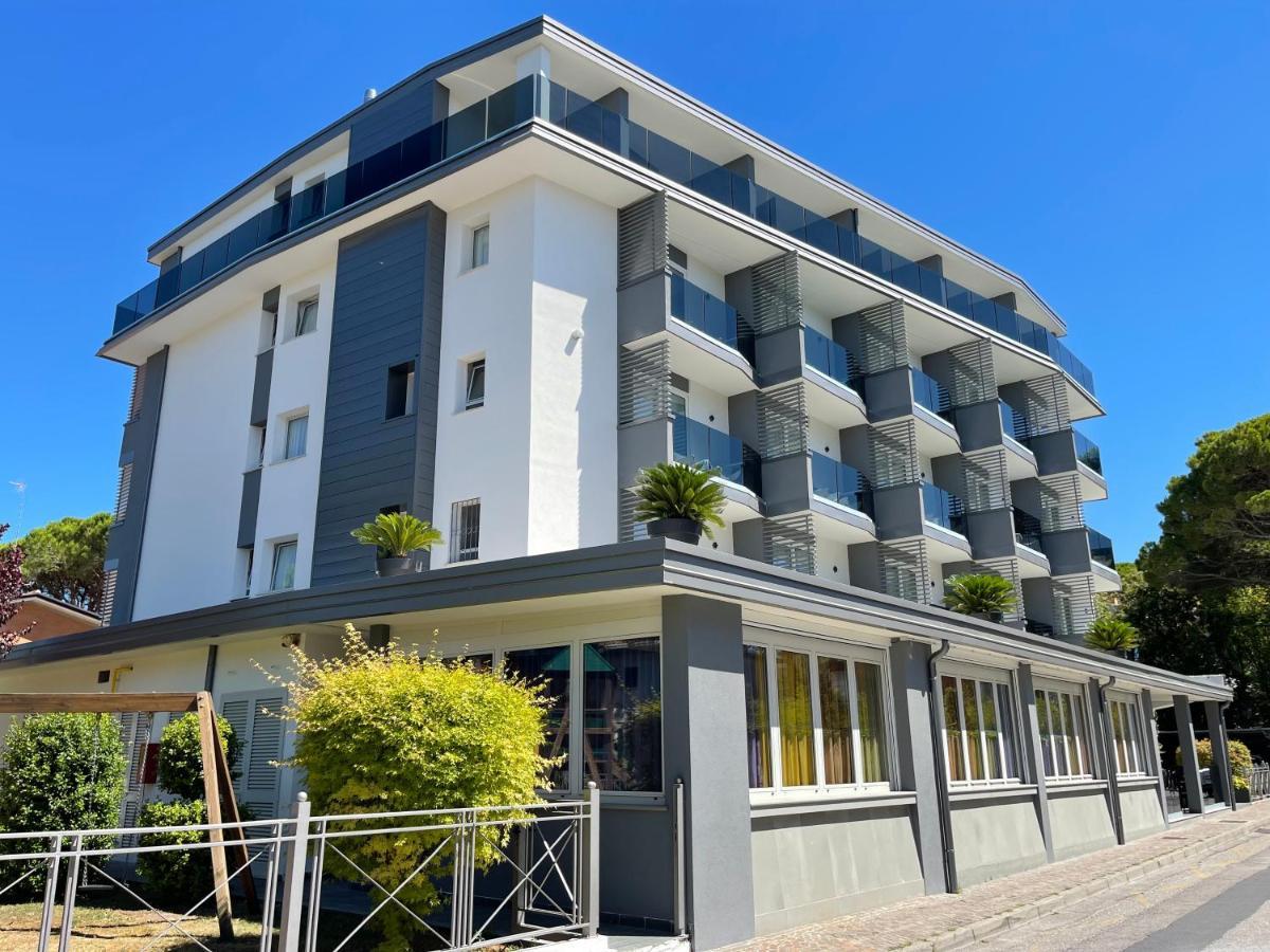 Lily Hotel 3*